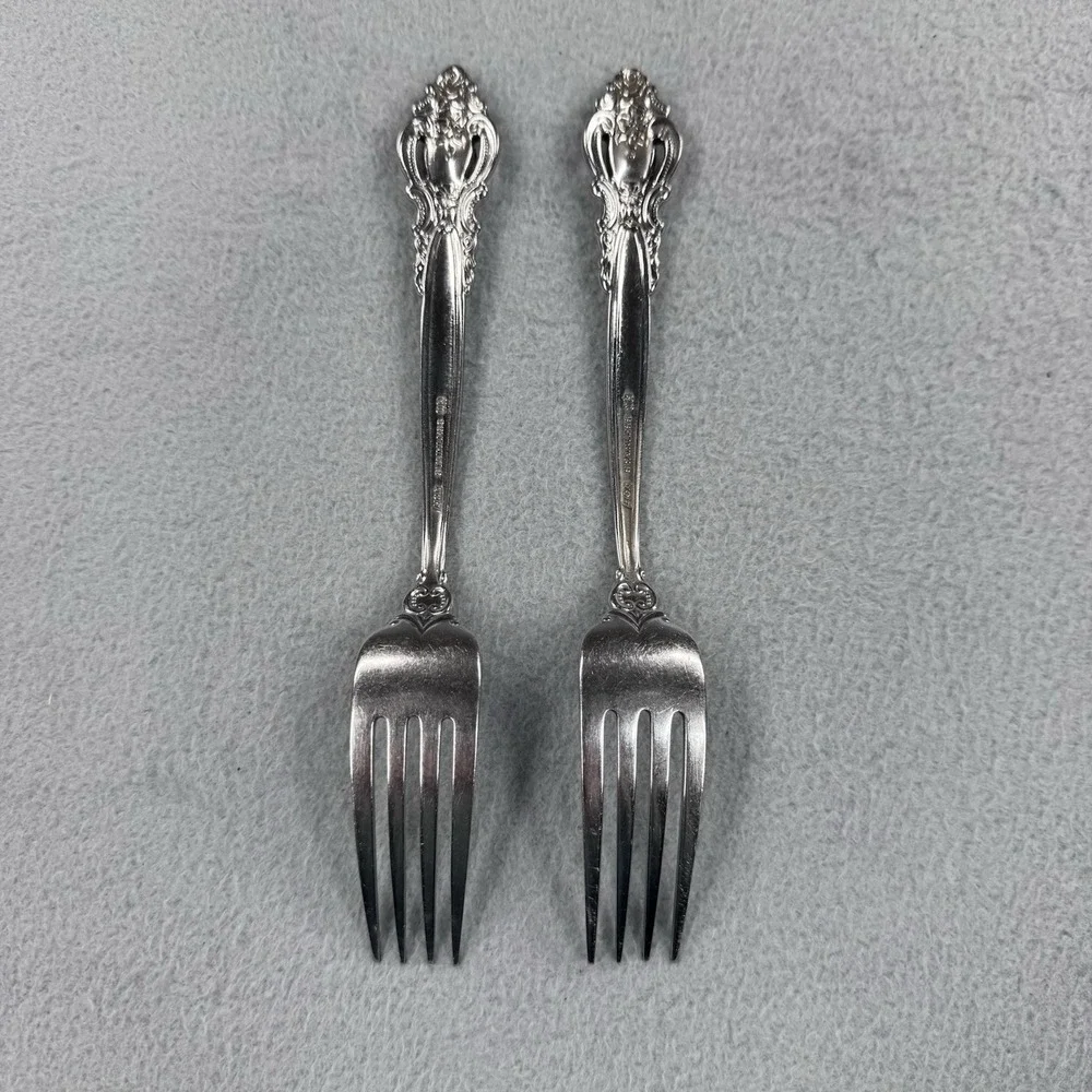 International Silver Lyon Frontenac Stainless Set of 2 Dinner Forks. Fine Dining